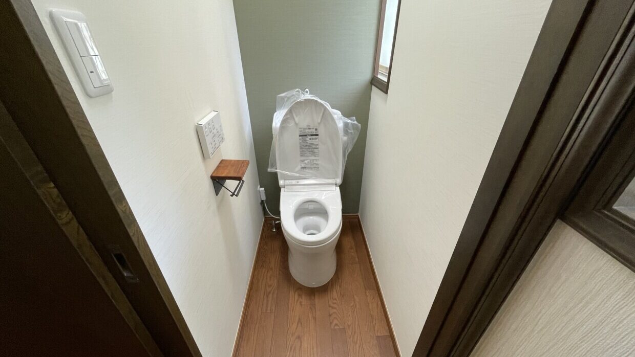 古賀市庄の住宅にて洋室(納戸)にトイレを増設致しました。タツケン－ハウスデザイン－の画像