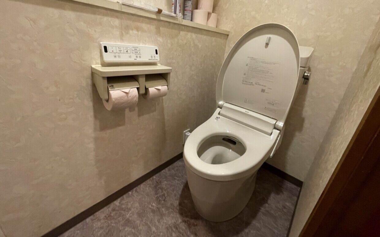 古賀市の住宅にてトイレ取替工事を行わせていただきました。 タツケン -ハウスデザイン-の画像