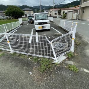 古賀市アパートの駐車場にてフェンス取替工事をさせて頂きました。タツケン-ハウスデザイン-