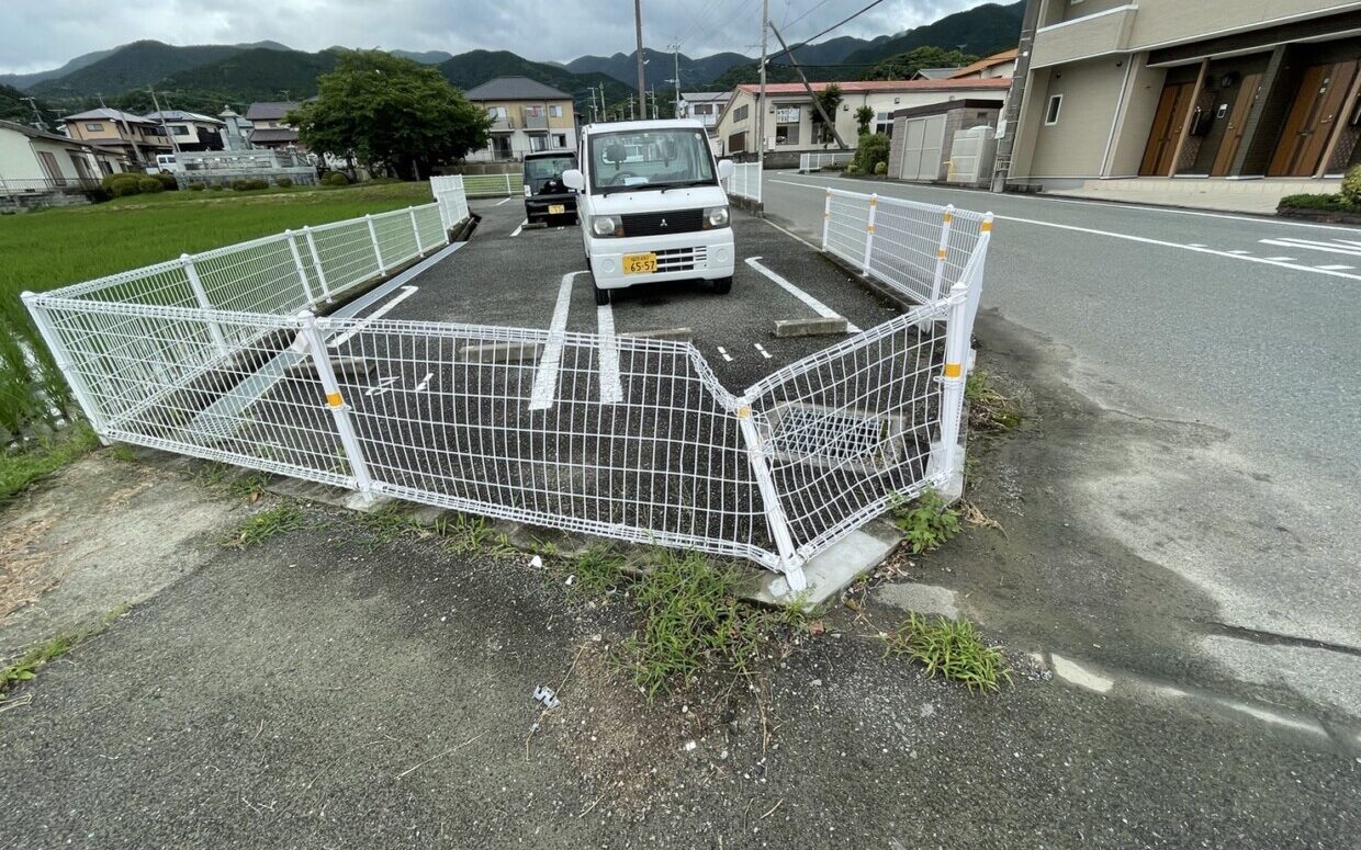 古賀市アパートの駐車場にてフェンス取替工事をさせて頂きました。タツケン-ハウスデザイン-の画像